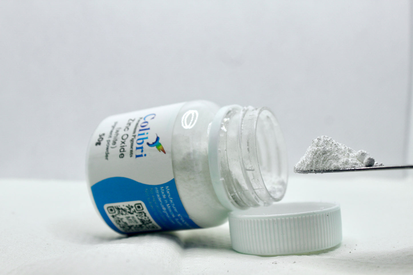 Zinc oxide (white)